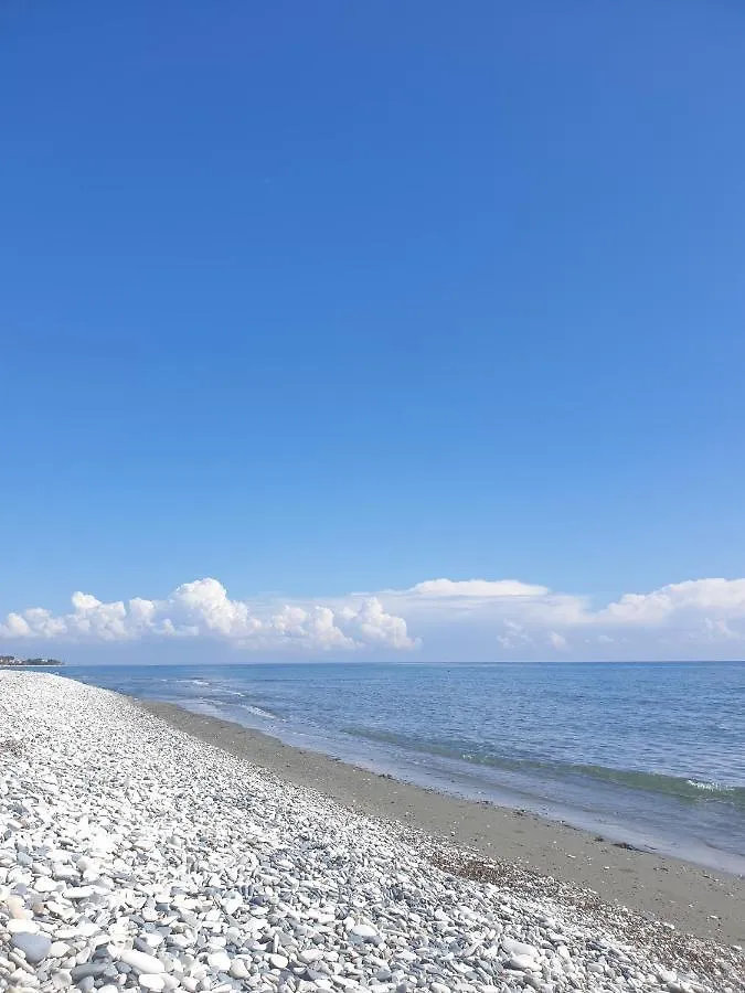 Seafront Beach House Meneou Willa